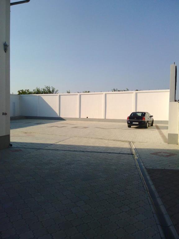 Guesthouse Vila Nova Morović Екстериор снимка